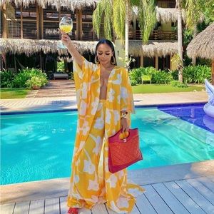 Classy two piece set (barely worn)